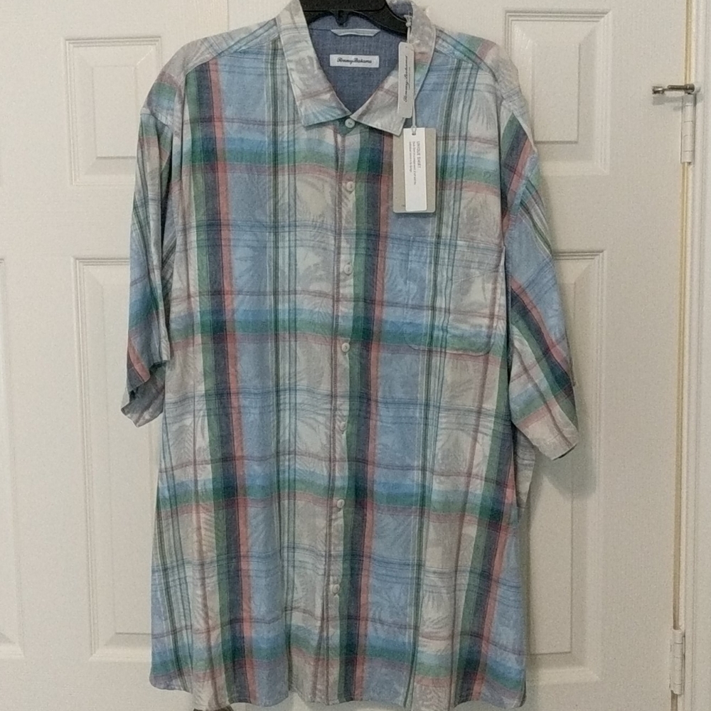 Tommy Bahama short sleeve button-up shirt. NWT